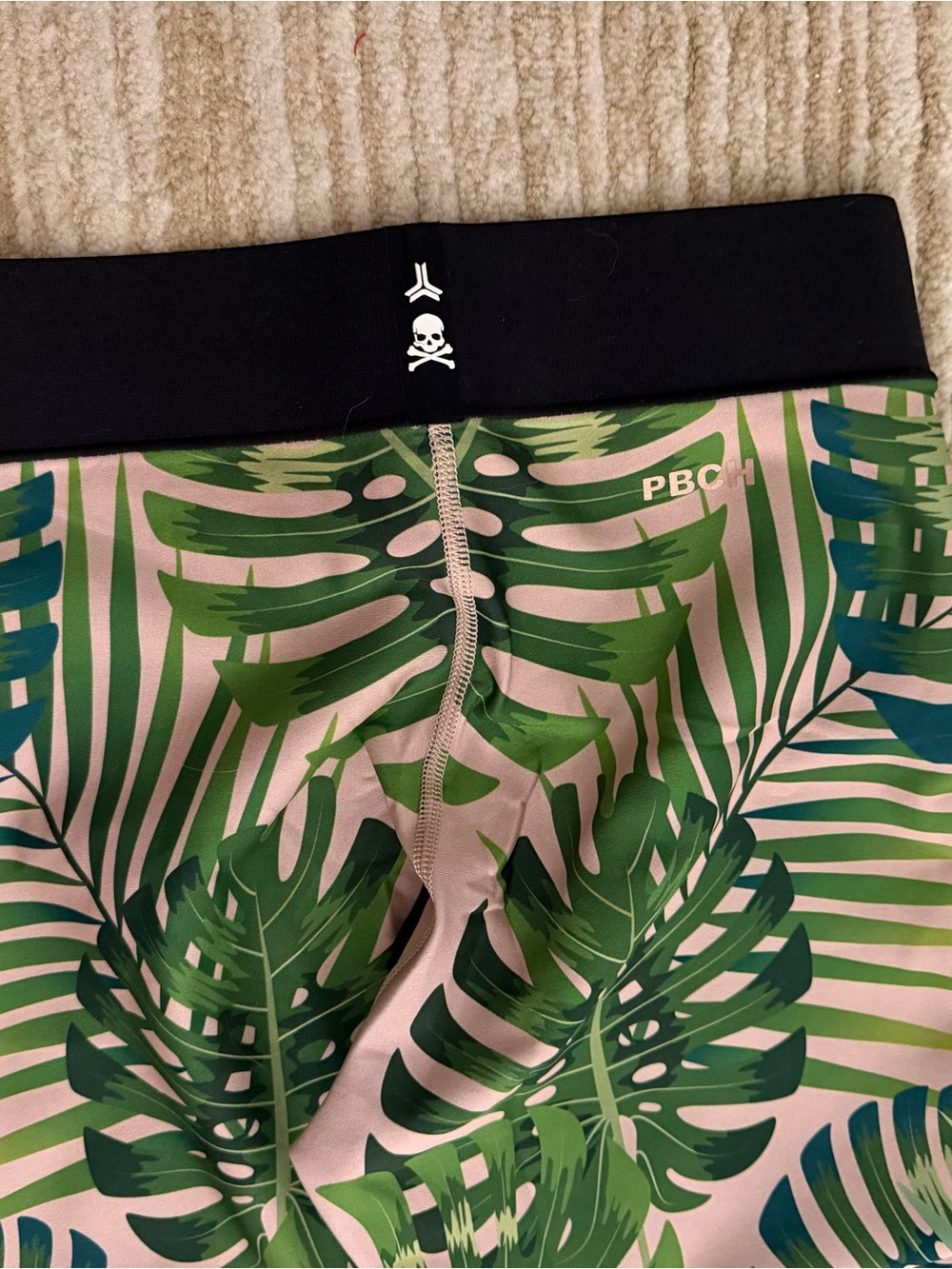 Ultracor- XS excellent condition. Leaf Print Leggings - Green on Blush - Picture 3 of 4